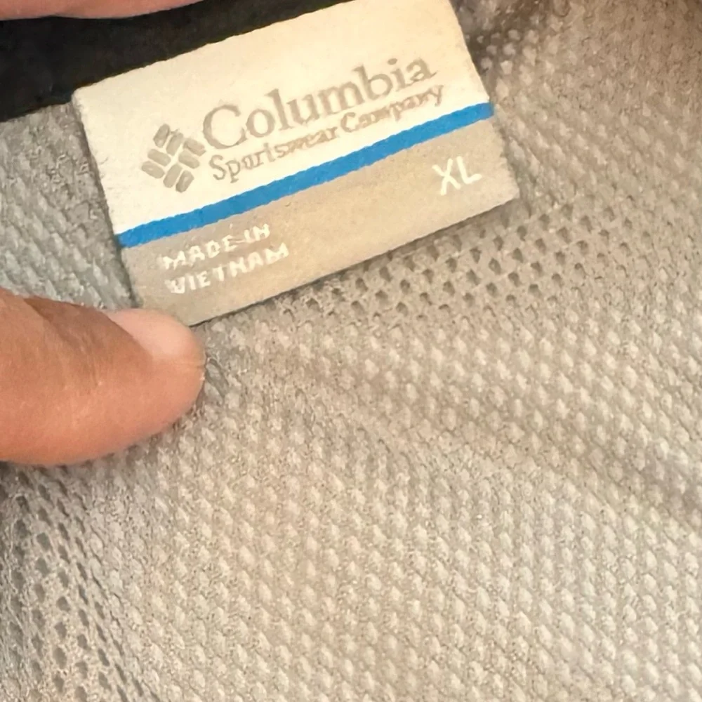 Columbia black windbreaker - Picture 4 of 8